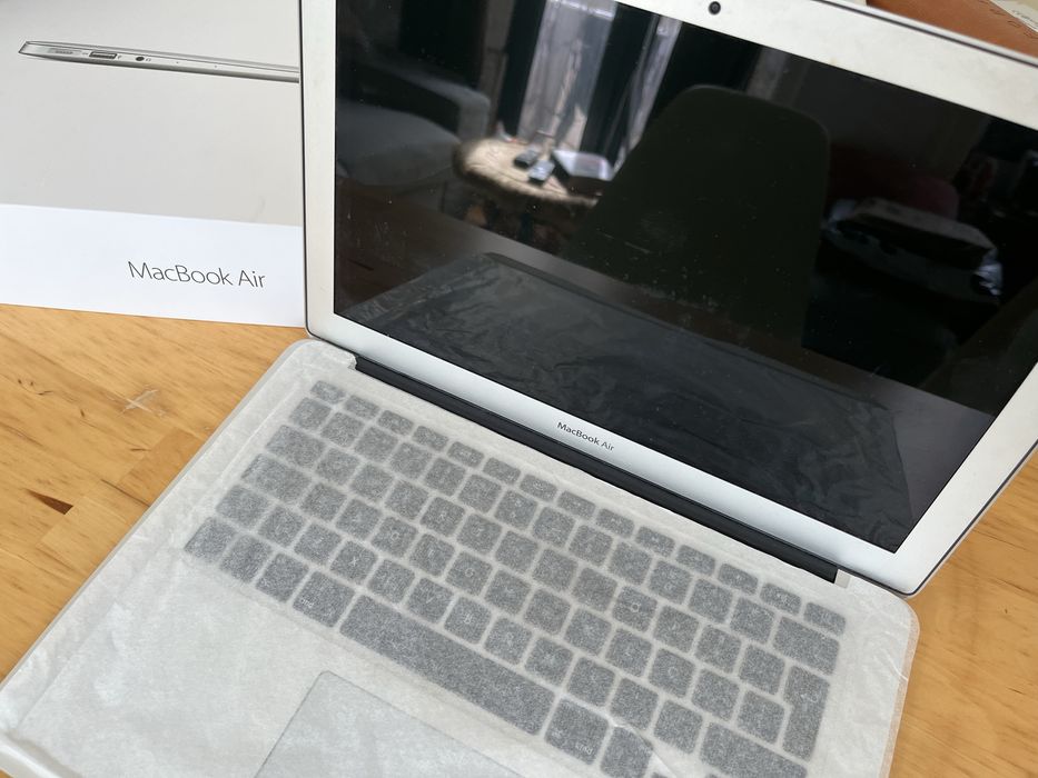 MacBook Air 13” A1466 Completo (Caixa + Carregador) – Pronto a Usar