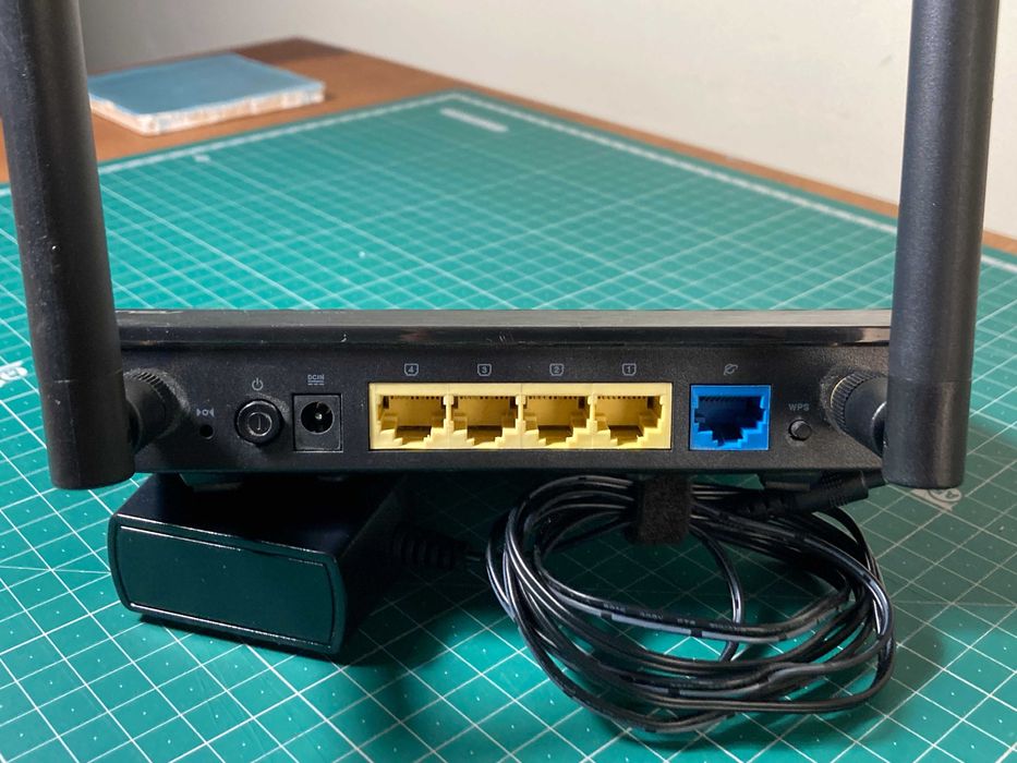 2x Asus Router, Access Point, Range Extender — RT-N12 e RT-AC51U64584486365699122