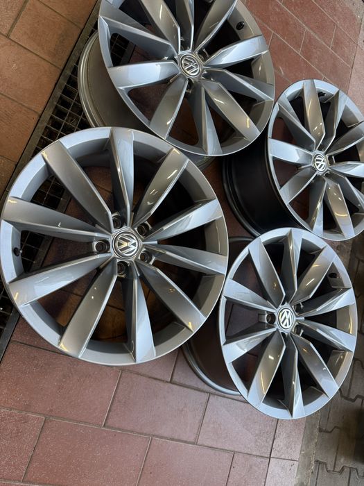 Alufelgi Vw 5x112 8 J x 19 ET 40