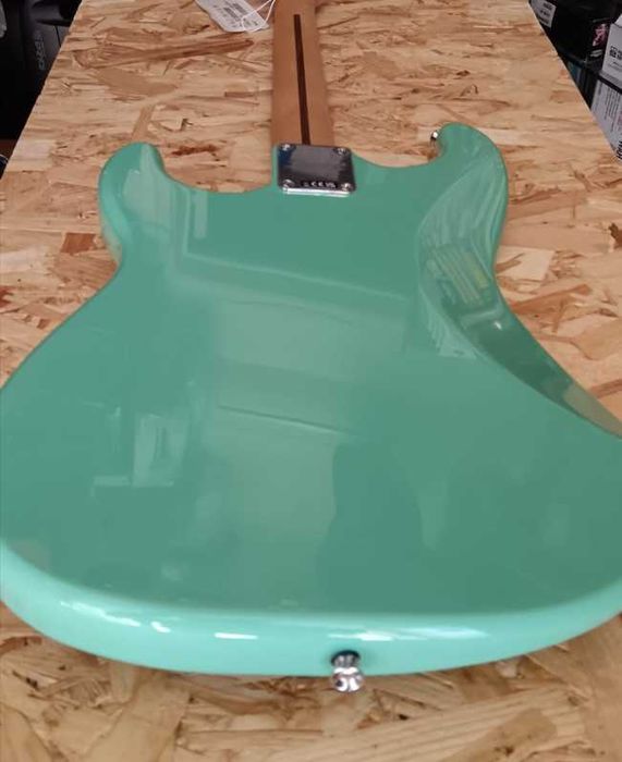 Fender Squier Bullet Stratocaster ht Sfm Seafoam Green