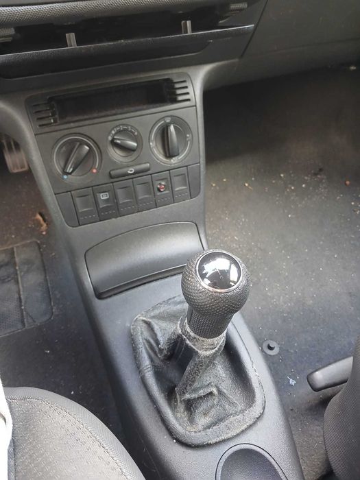 VW Polo 1.0 Gasolina – Económico – A andar