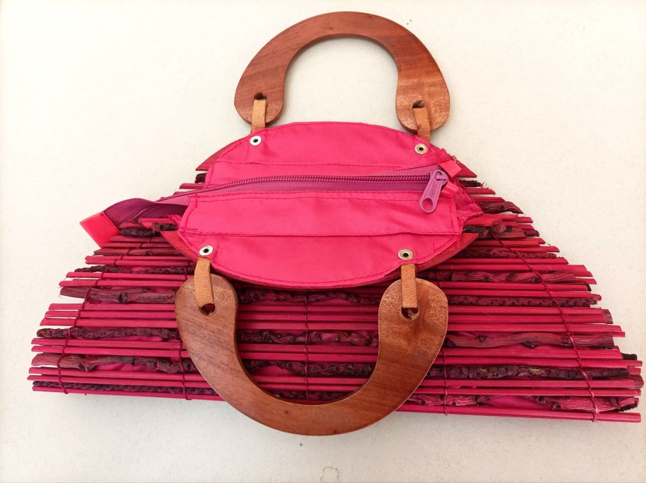 Mala / Pochete revestida a Madeira (Nova - Muito original)