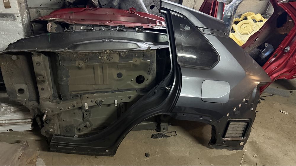 Toyota rav4 xa50 задня ліва четверть