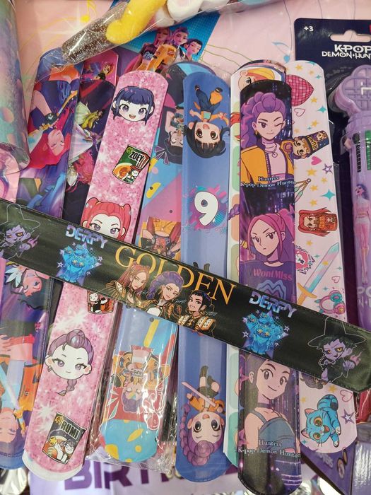 Conjunto de 12 pulseiras K-POP. Novas e embaladas. envio aleatório
