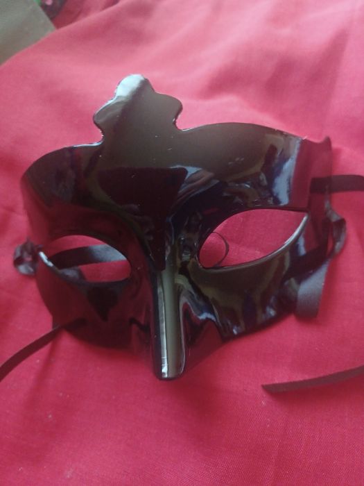 Maska karnawałowa czarna  połysk