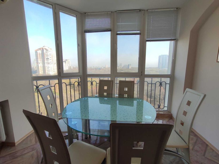 3-rooms apartment apartment by the address st. Kulikovo pole pl Oktyabrskoy revolyutsii pl (area 117 m²) - Atlanta.ua - photo 2