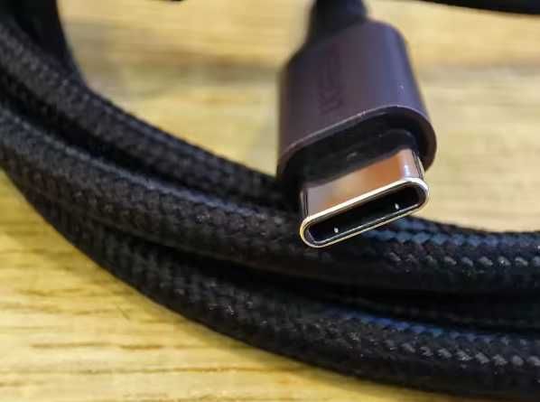 USB-кабель «UGREEN» для быстрой зарядки – 3 м.