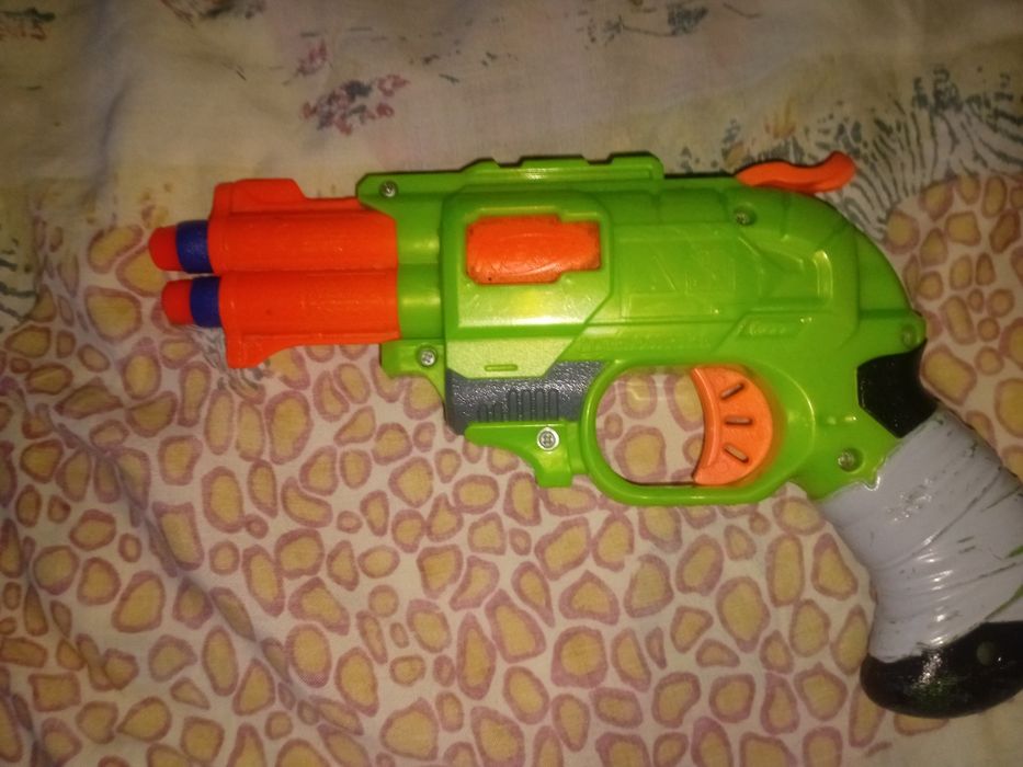 Іграшковий пістолет NERF