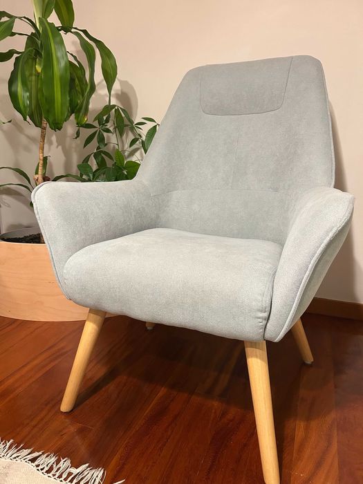 Cadeirão Moderno cor Menta — COMO NOVO | Design Escandinavo