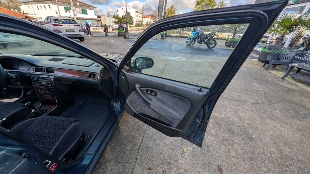 Honda Civic 1.6 SR VTEC Swiss Cool (125cv) - Nacional