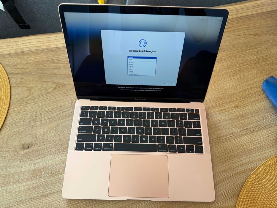 Macbook Air Retina 13-calowy 8GB