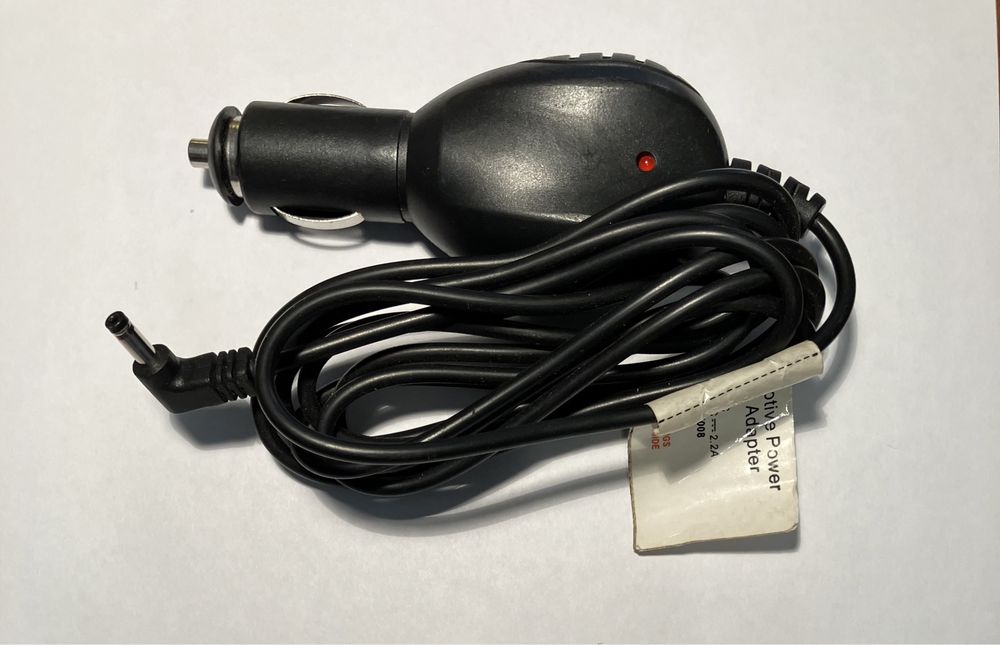 Автомобильный адаптор с 12 на 9 вольт (AK008)