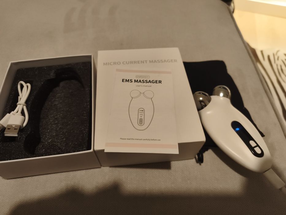 Massajador facial efeito lifting