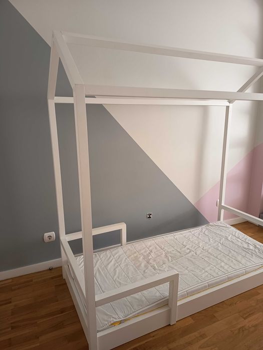 Cama casinha branca