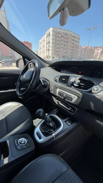 Renault Grand Scenic 7L 2015