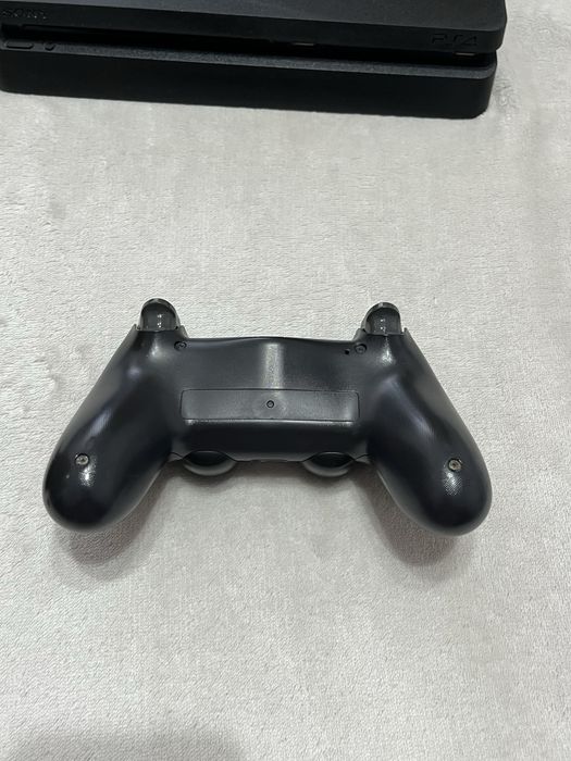 PlayStation 4 Slim 1TB + Comando + 7 Jogos + Caixa Original – Excelente Estado