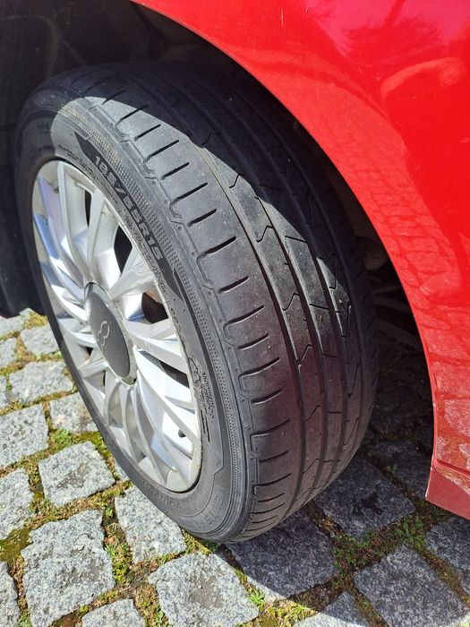 Fiat 500 Hybrid Red
