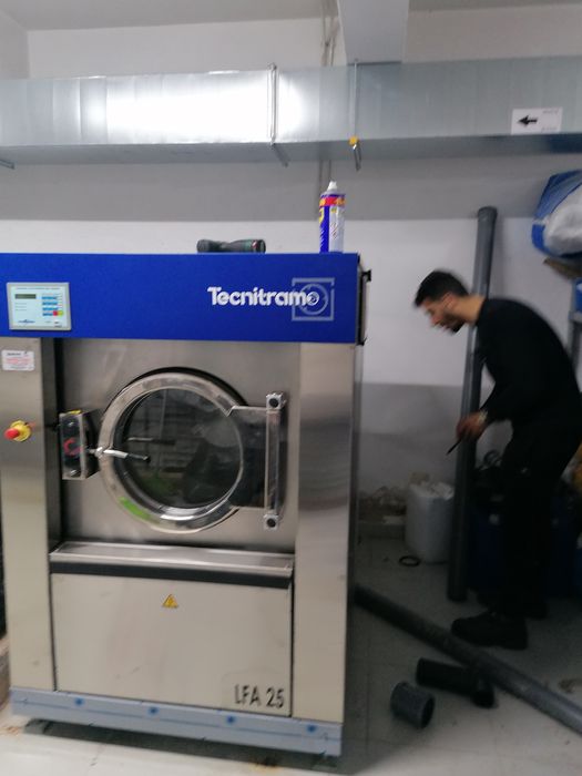Máquina de lavar e secar roupa industrial ocasião Self service