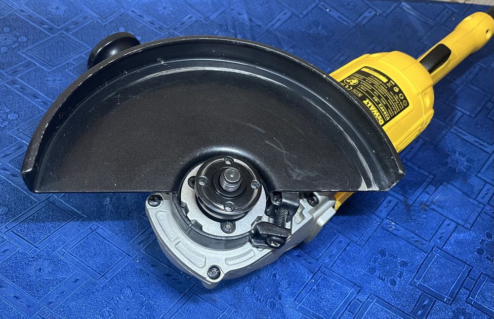 DeWALT D28492 Болгарка 230мм 2200Вт УШМ
