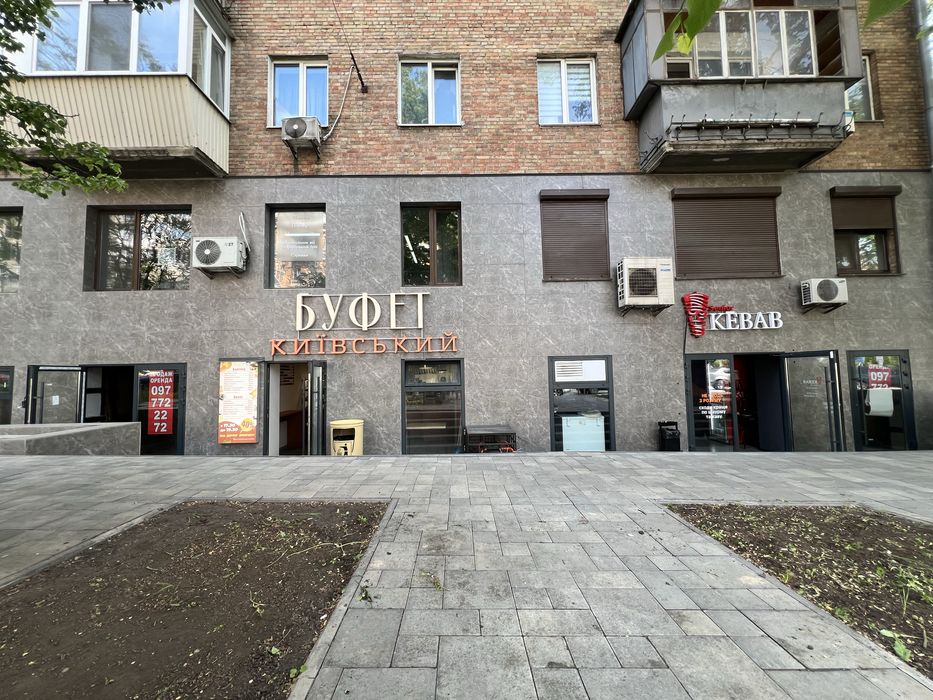 Продаж фасадного приміщення з орендарями, 118м2, вул. Скоропадського