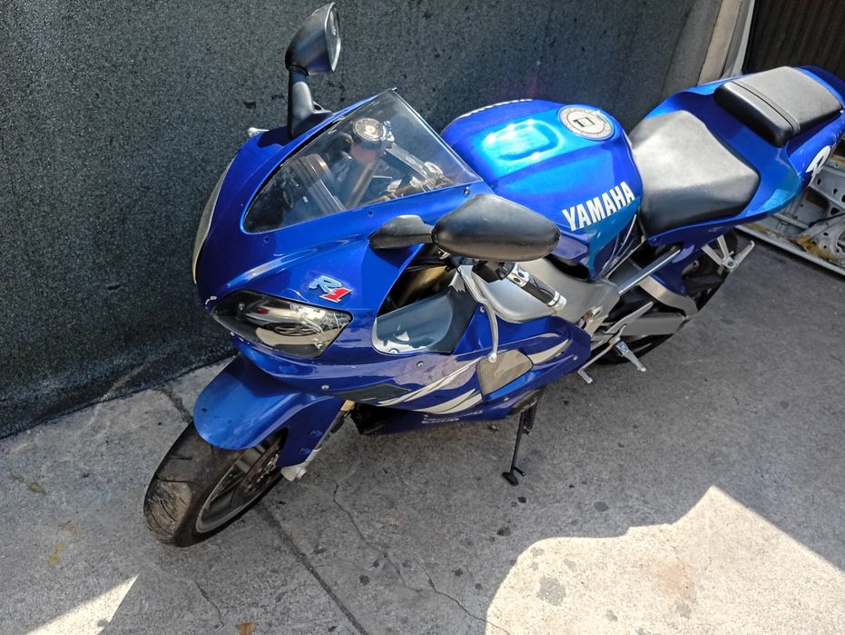 Yamaha   R1 1999