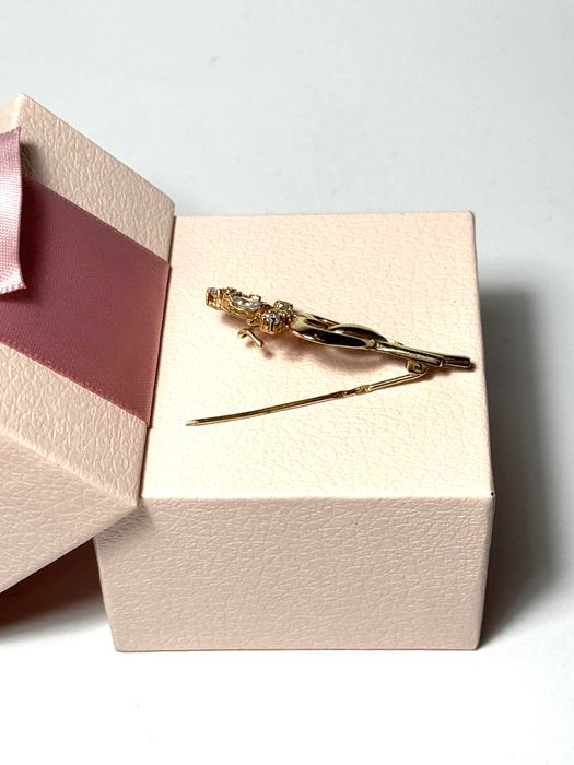 Złota broszka z cyrkoniami 3,88g p.585