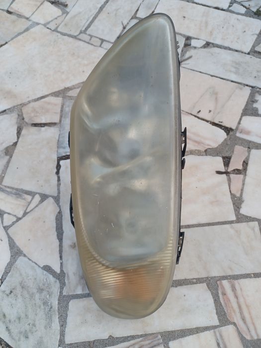 Farol chrysler voyager