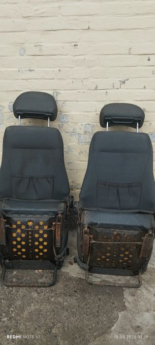 Продам передні сидіння Ваз 2115.за 1шт