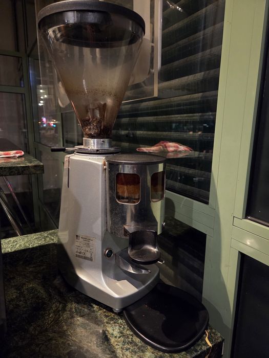Młynek do kawy Mazzer Lux gastronomiczny