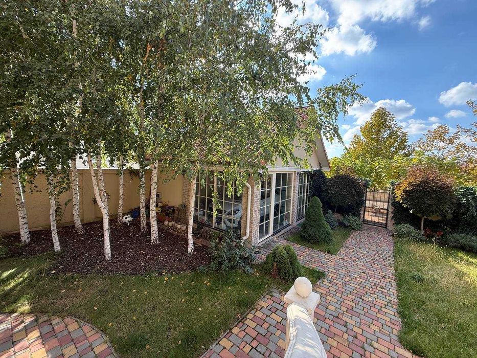 Продам хозяйский дом у моря в Совиньоне — 296 м², закрытый поселок!