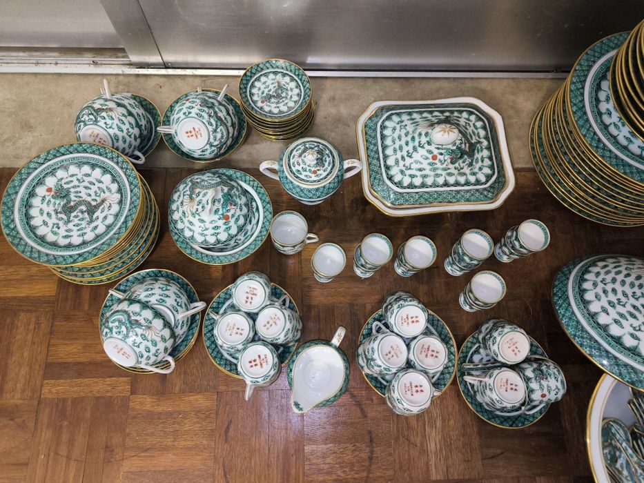 Anos 60/70 Grande Serviço Porcelana de Macau "Dragão Verde" +100 Peças