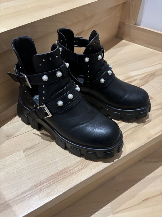 Buty damskie trapery