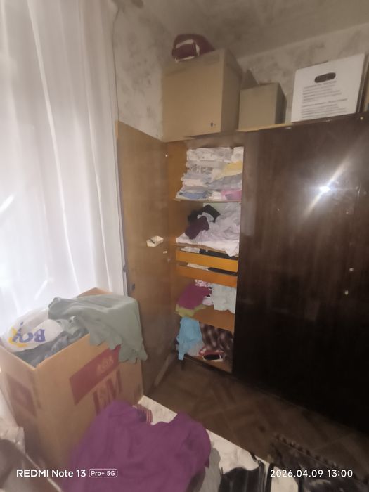 Огромный старинный шкаф - Шифоньер.