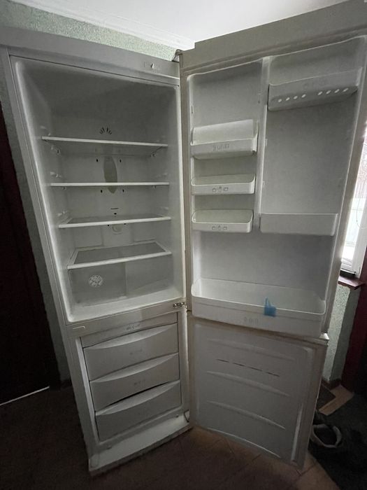 Продам холодильник