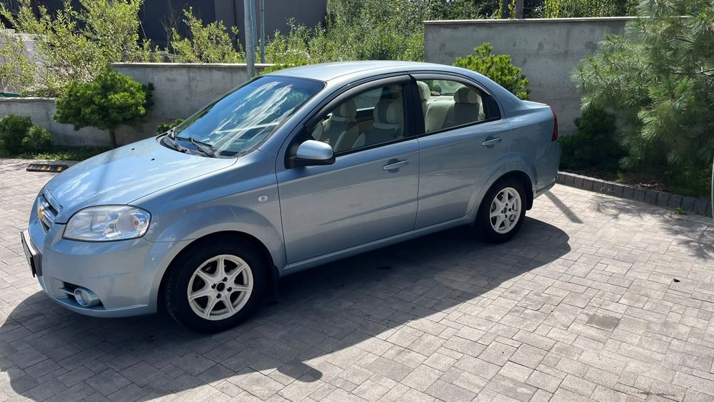 Продам автомобіль CHEVROLET AVEO