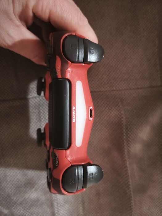 PlayStation 4 pad do konsoli