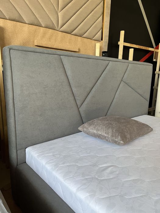 Ліжко двохспальне 160*200 з матрацом