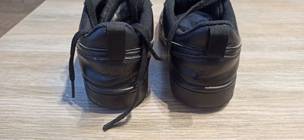 Nike Court Borough Low 2