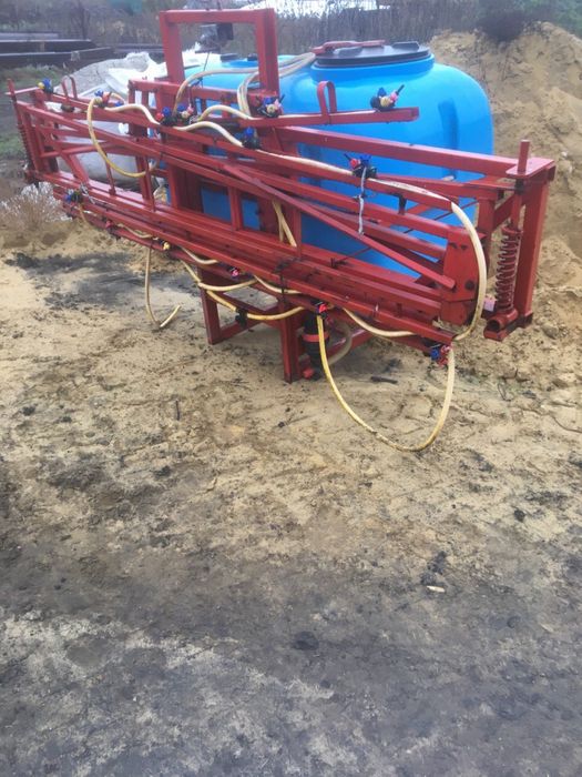 Оприскувач 800л штанга 16м