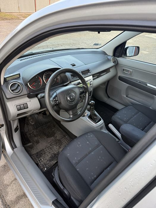 Mazda 2 prywtanie bardzo dobry stan