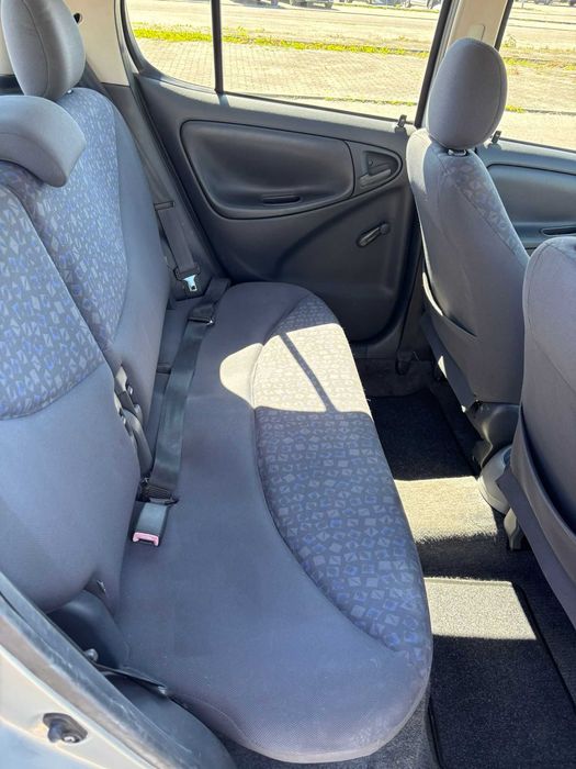 Toyota Yaris 2001