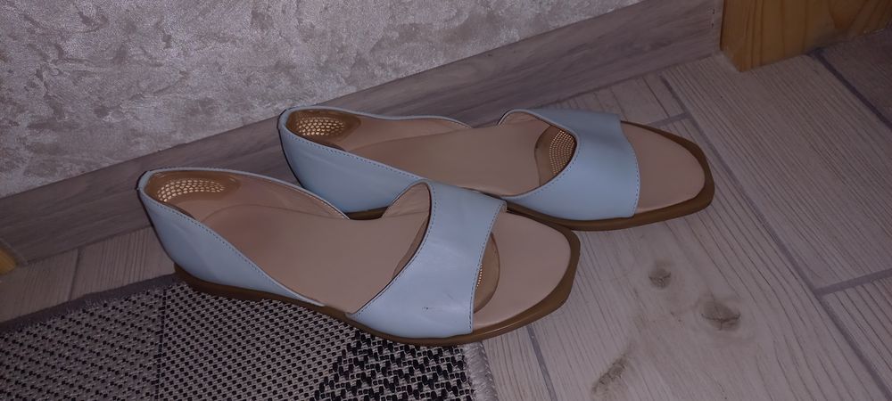 Жіночі босоніжки 39 розмір