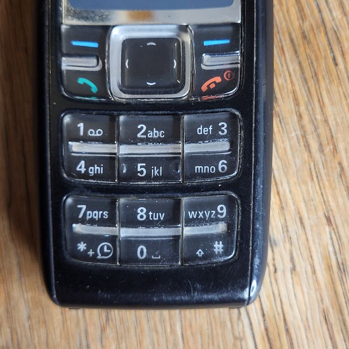 Stara komórka Nokia 1600 ¹⁹³