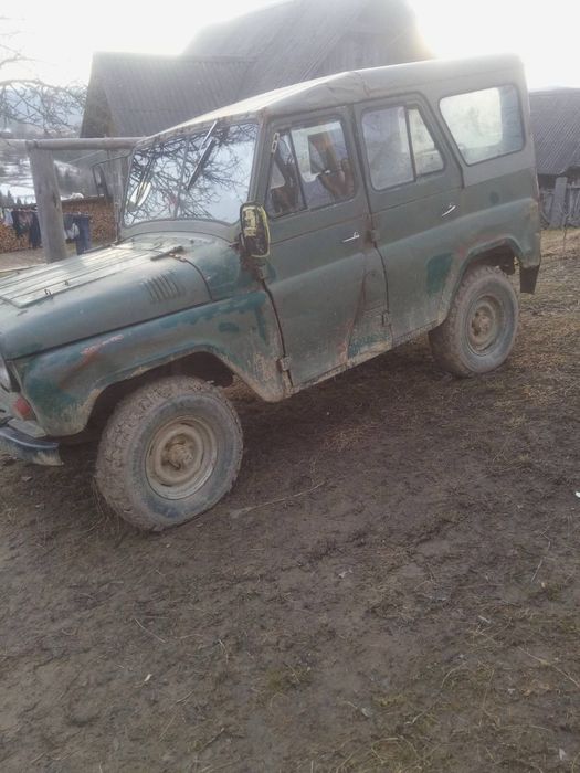Продам Уаз(1000$) та Mazda(350$)
