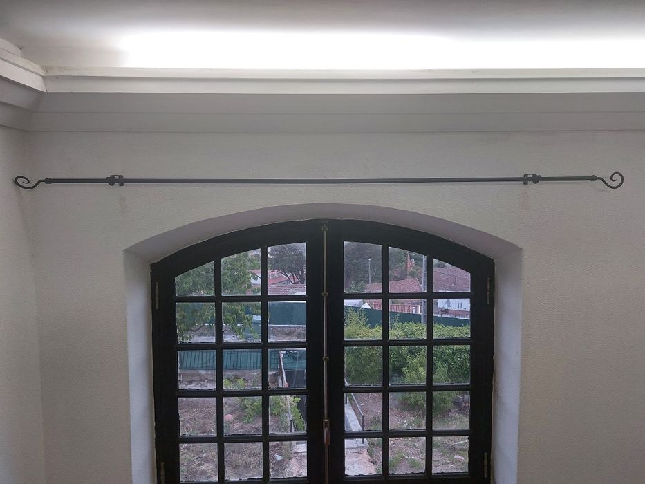 Varão de cortinado a imitar ferro fundido estilo antigo