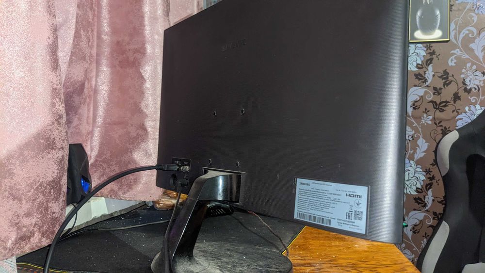 Монітор 23.5" Samsung S24F350F (LS24F350FHIXCI) 72 гц + кранштейн