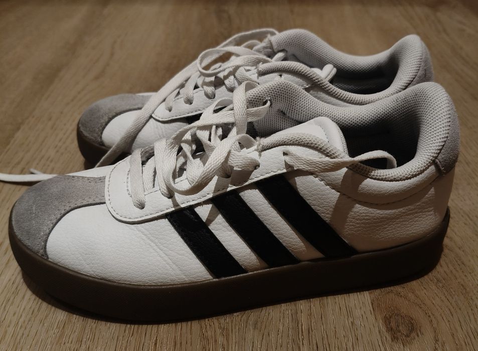 Vendo Sapatilhas de Criança