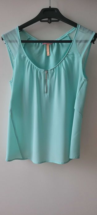 Blusa completamente nova