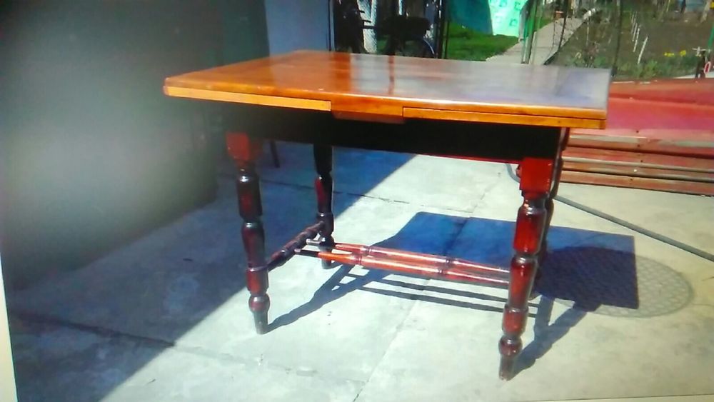 Стіл із дуба