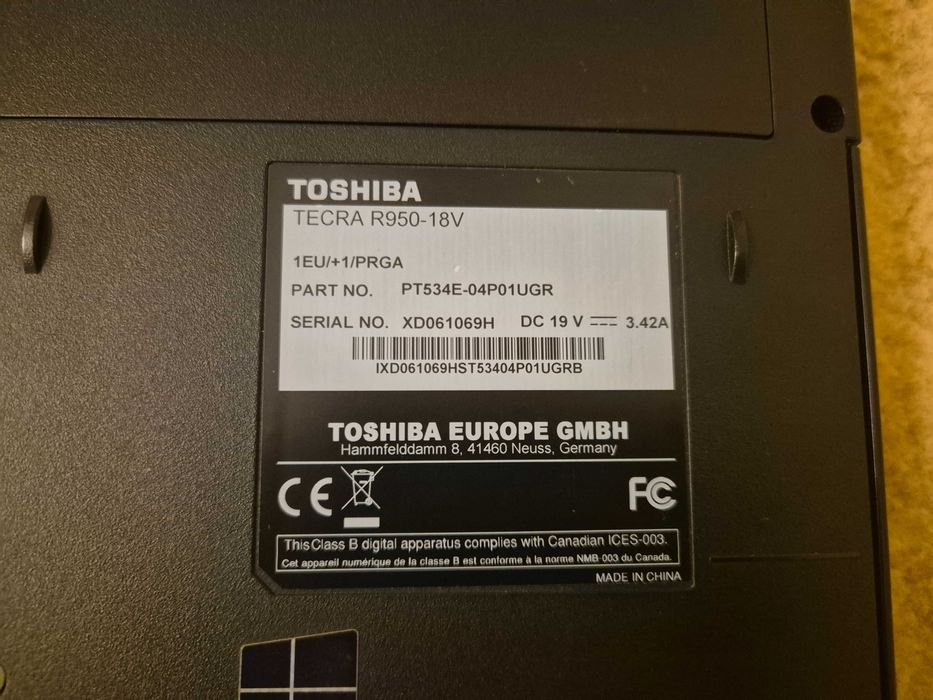 Solidny laptop i5 Toshiba Tecra R950 + stacja dokująca